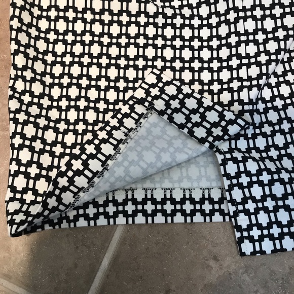 Kenar Geometric Skirt - Picture 4 of 7